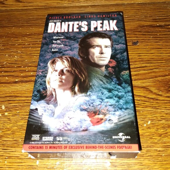 Dante's Peak (VHS, 1997, Universal Pictures) Pierce Brosnan Linda Hamilton - Picture 1 of 6